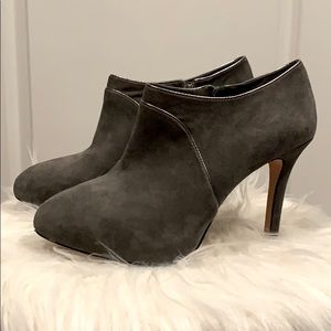 Antonio Melani Charcoal Closed Toe Heels